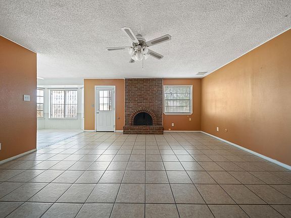 5th image of 3220 E Glen Dr