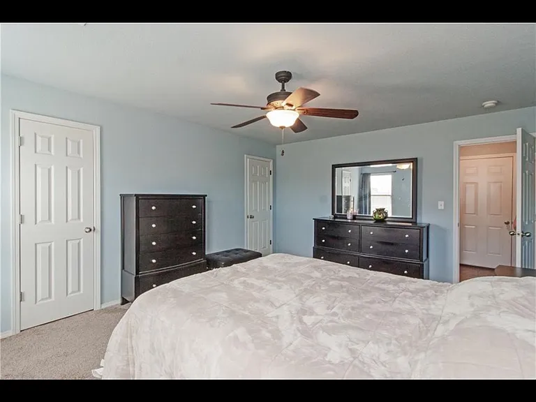 3101 Wentworth Ave — Photo 6