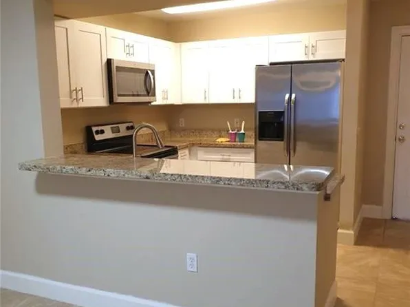 8298 Key Royal Ln APT 424, Naples, FL 34119