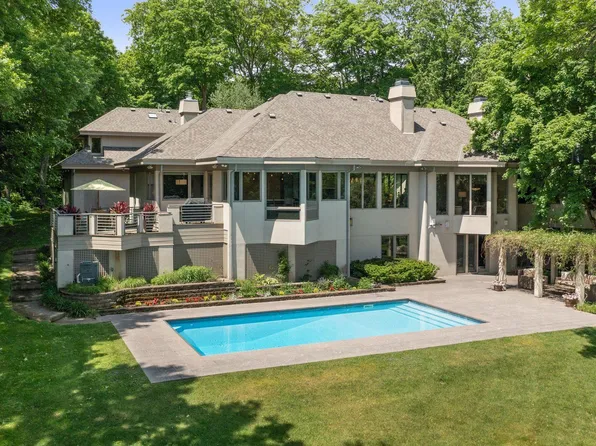 930 Cox Farm Rd, Long Lake, MN 55356