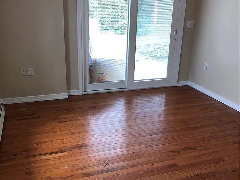 135 N Cedar St — Photo 12