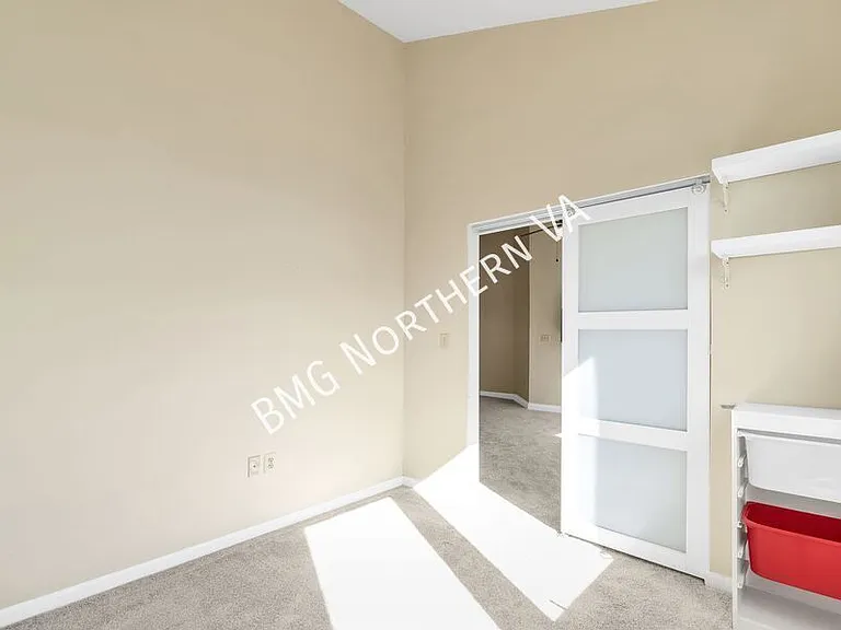 801 Greenbrier St #422 — Photo 15