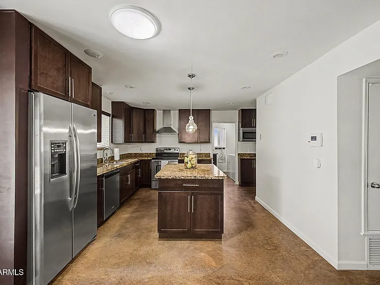 29 E Foothill Dr — Photo 10