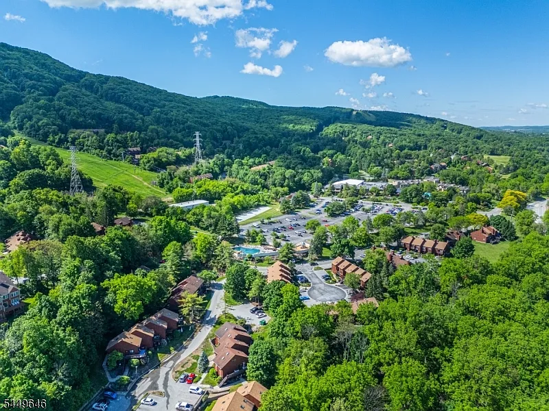 1 Squaw Valley Ct