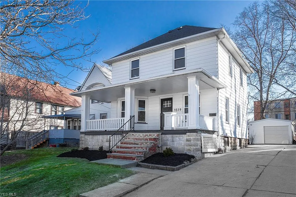 1519 Hopkins Ave photo 1