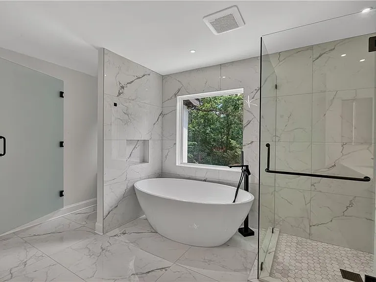 4610 Morton Rd — Photo 33