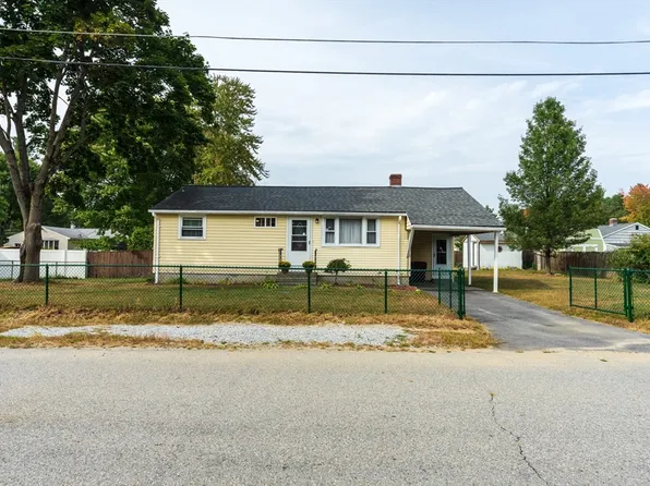 3 Silk Ln, Tyngsboro, MA 01879