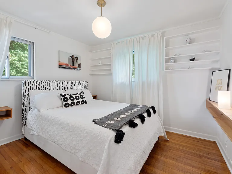 719 Mercer Cir — Photo 16
