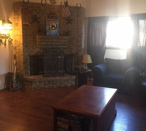3rd image of 829 Harvest Glen Dr