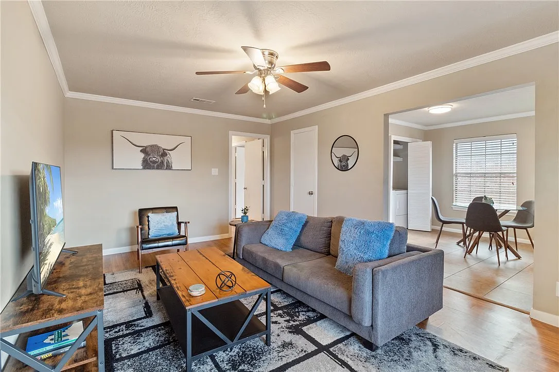 3 bed, 1104 sqft, $1,395 — Photo 4