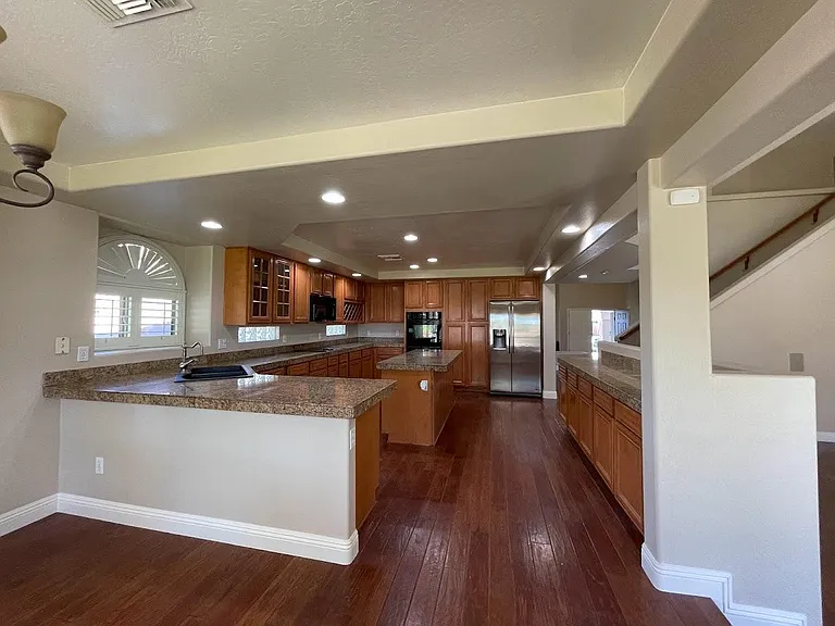 Eat in kitchen area