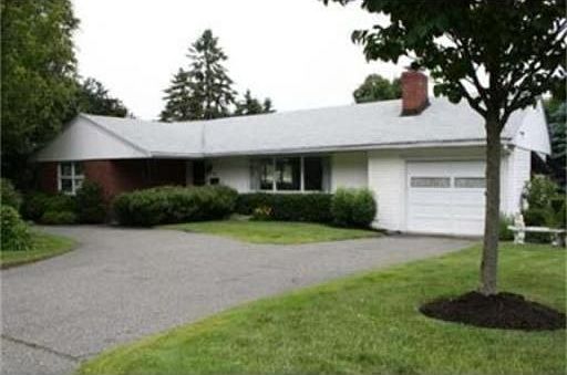 1st image of 695 Lynnfield St