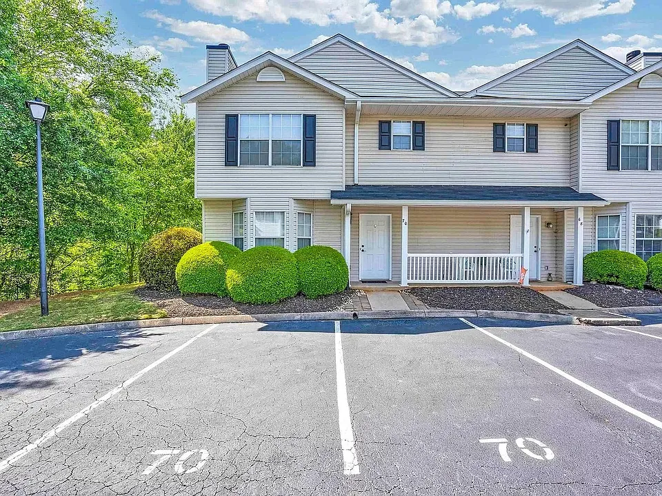70 Hayfield Ln