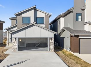 160 Edgewater Cir, Leduc, AB T9E1K5