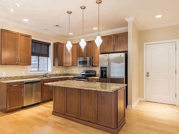 4th image of 250 Daniel Burnham Sq Unit 310