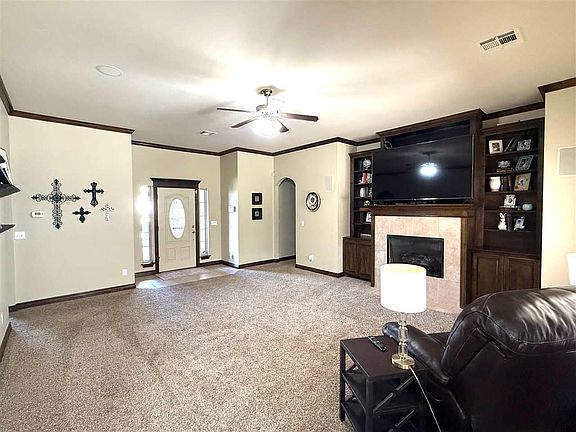 5th image of 402 E Kinder Ct