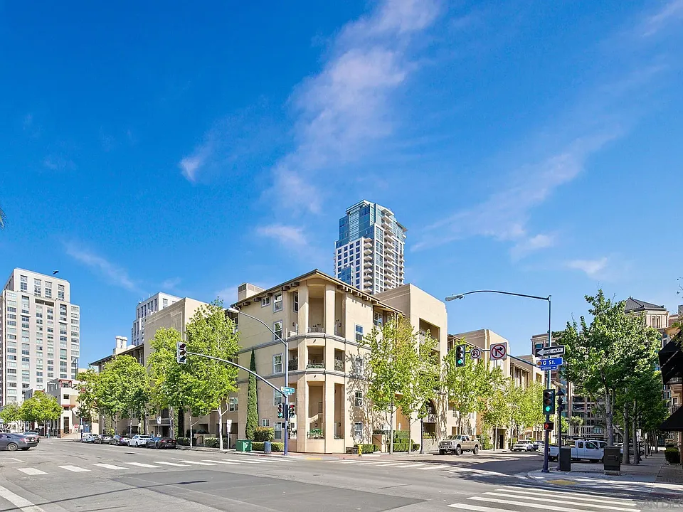 301 W G St #307