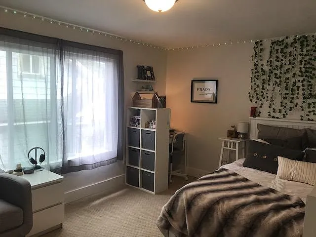 Upper level bedroom, the other bedroom on this level (not pictured) is identical to this room