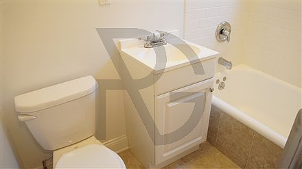 2nd image of 2615 N Spaulding Ave #26211E