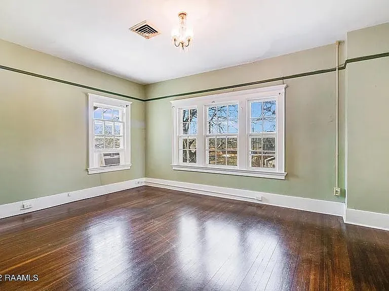 232 S Liberty St — Photo 3