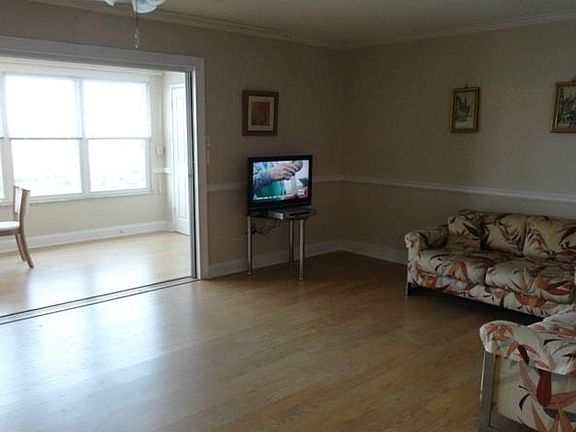 4th image of 5925 Shore Blvd S APT 604