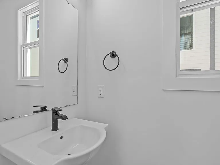 1316 E Lenoir St — Photo 18