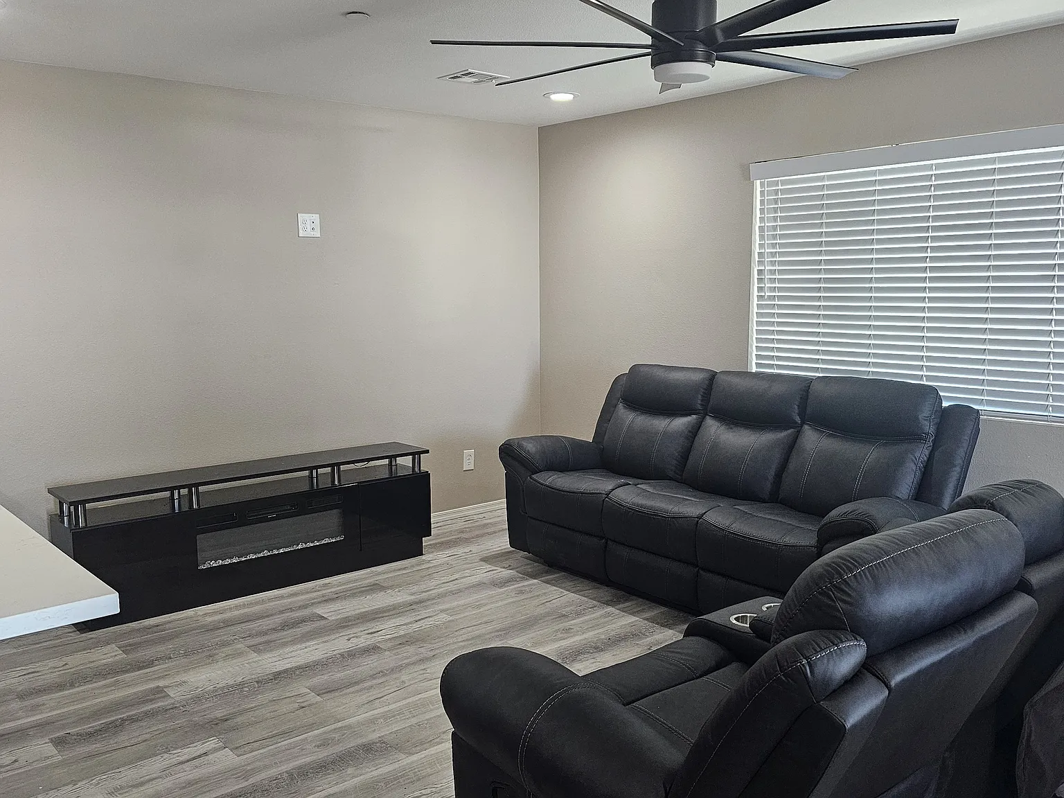 11101 W Montana Ave — Photo 3