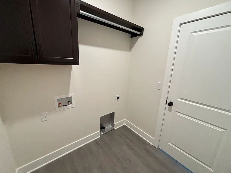 5249 S Chase Ave — Photo 6