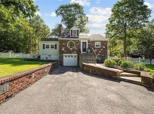 2 Cypress Ln, Yorktown Heights, NY 10501
