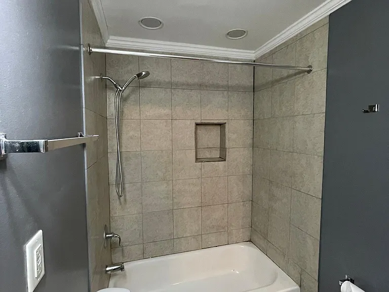1627 Blaine Ave — Photo 5