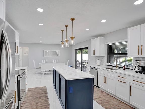 3rd image of 521 Curlew Road