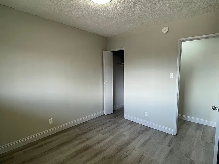3511 W 15th St — Photo 5