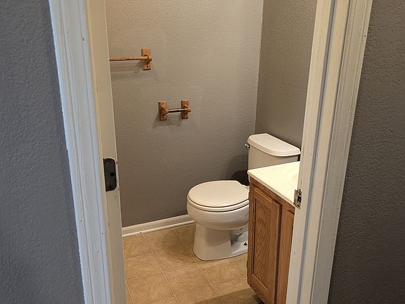 4th image of 2519 Myrtle Ave #2521