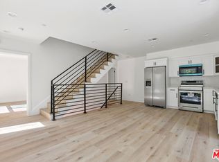 2111 Holly Dr, Los Angeles, CA 90068
