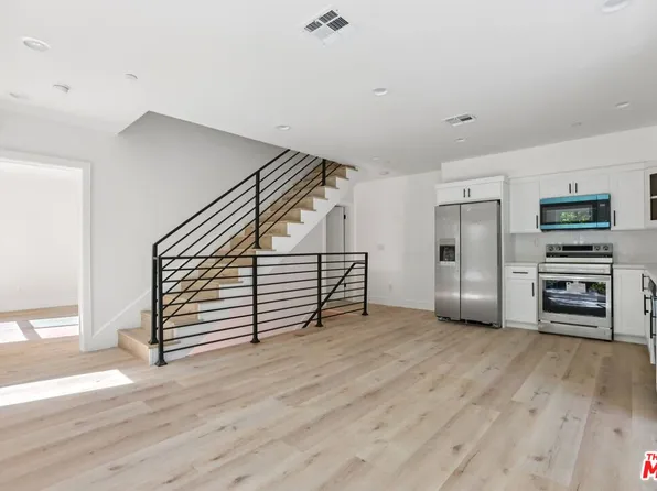 2111 Holly Dr, Los Angeles, CA 90068