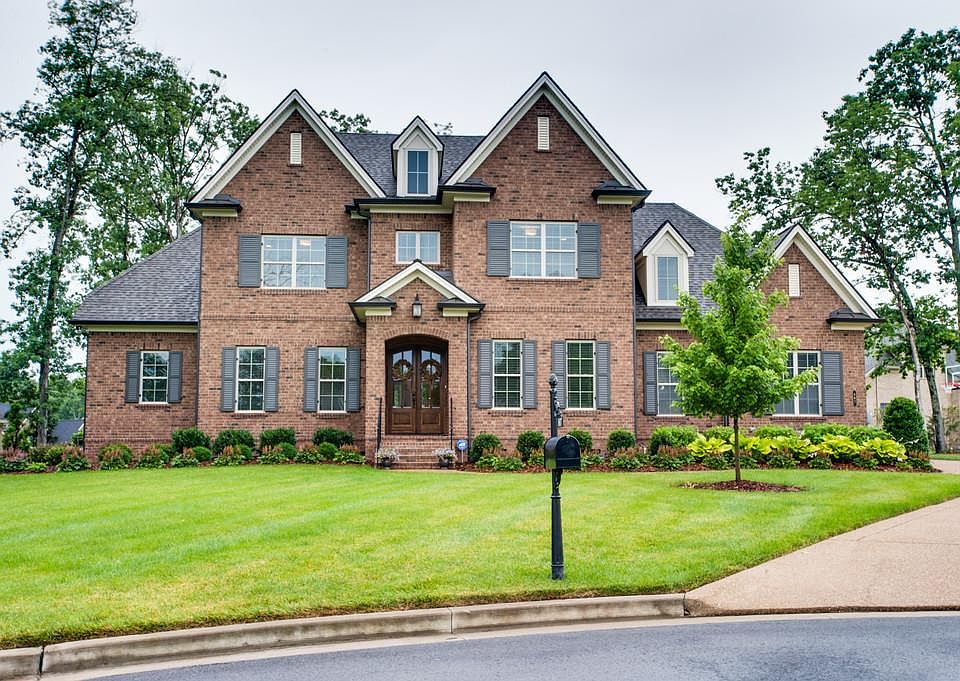 1st image of 807 Delaware Ct