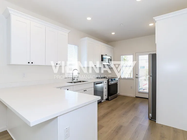 8092 Quiet Knolls Dr — Photo 8