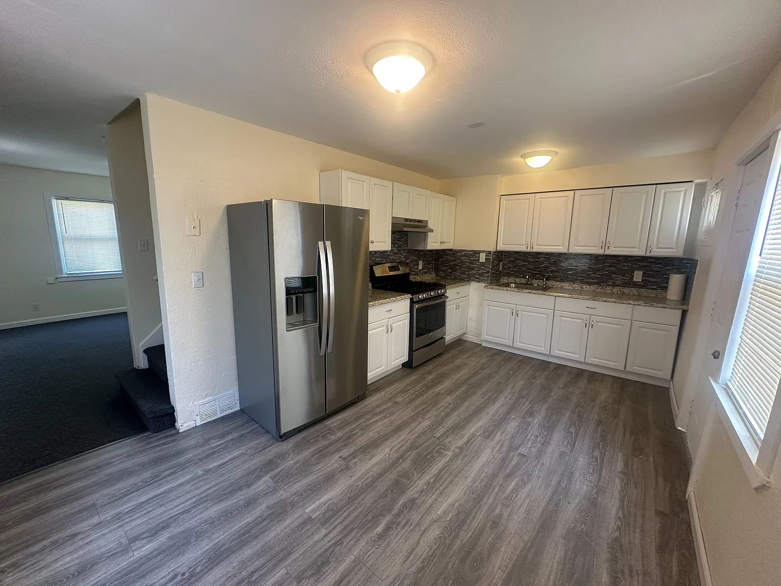 3 bed, 1128 sqft, $2,500 — Photo 3