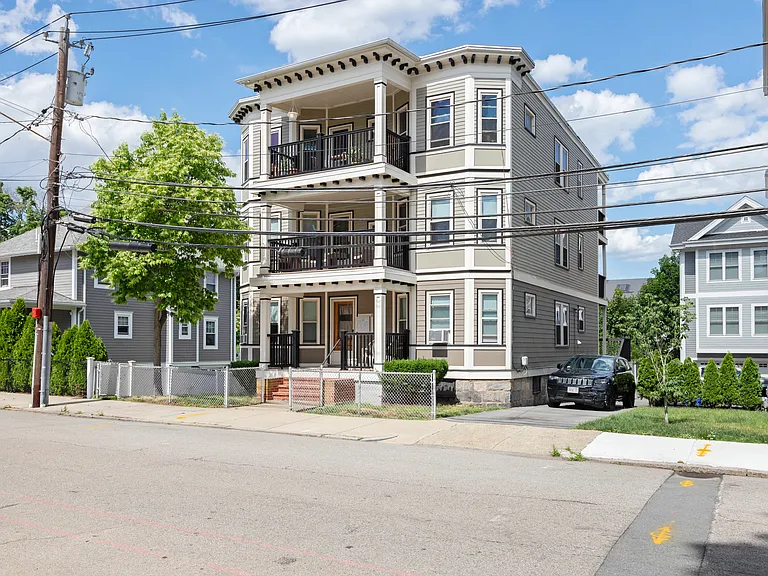 8 Hallet St #3 — Photo 23
