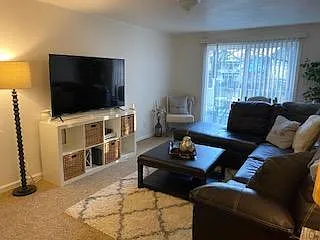 2 bed, 2500 sqft, $950 — Photo 3