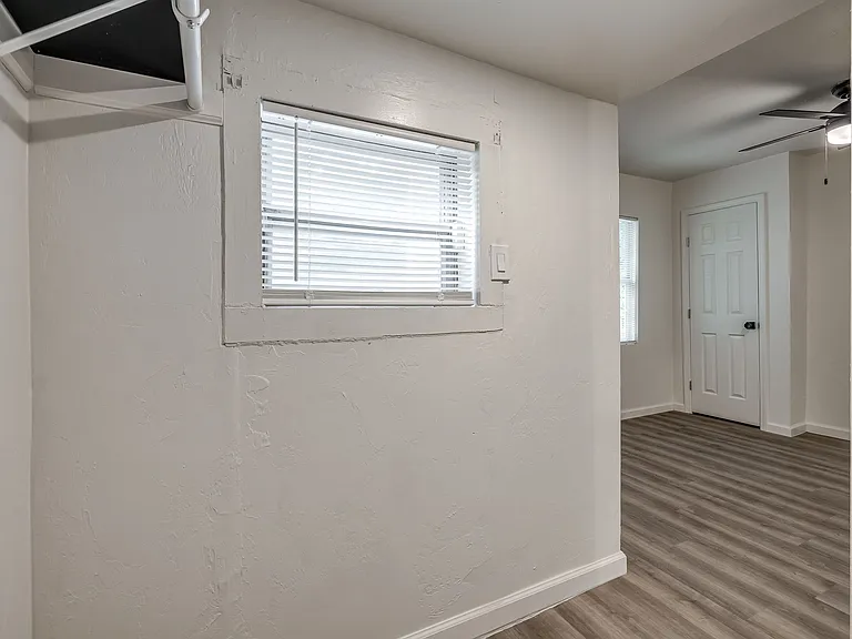 711 SE 22nd St — Photo 31