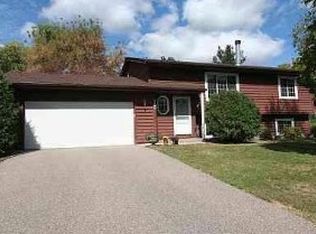 6800 Penamint Ln, Chanhassen, MN 55317