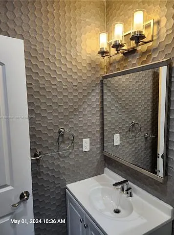 1023 SW 12th Ct — Photo 13