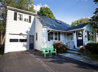220 Hunt Dr, Fayetteville, NY