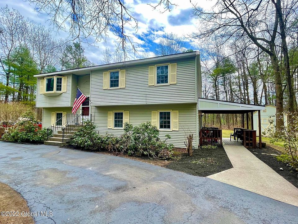 1st image of 11 Cedar Ln