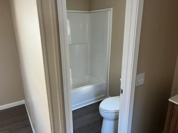 13 Wren Ln, Asheville, NC 28806