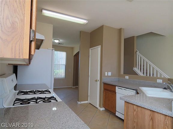 3rd image of 2505 Blue Aloe Ct