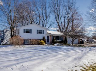 7954 Graceland Dr, Jenison, MI 49428