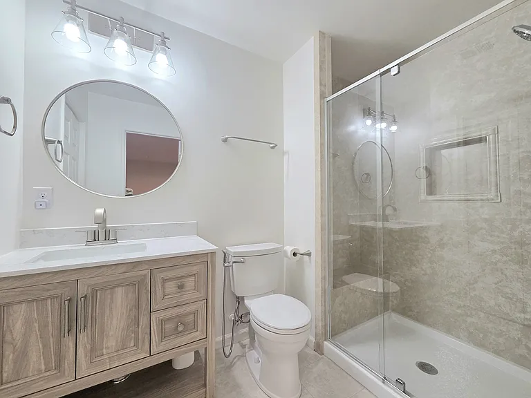 1343 Gilmore St — Photo 35