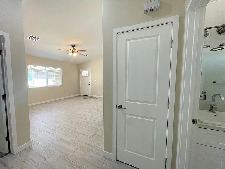 9933 N Loop Blvd — Photo 17